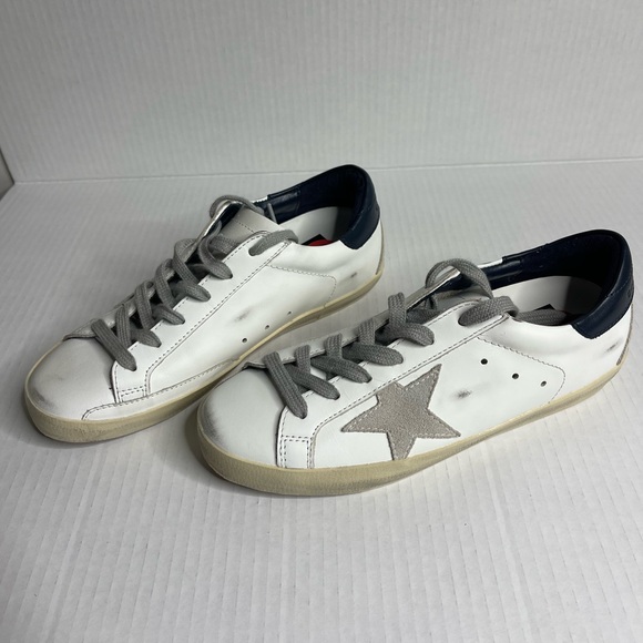 NEW GOLDEN GOOSE Superstar White WIth Navy pull tabs Gray Suede stars Size 6 - Picture 9 of 9